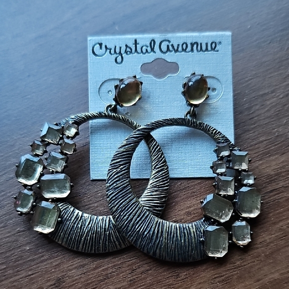 Crystal Avenue Jewelry - 🌞 5 For $25 New Crystal Avenue Sparkly Brass Tan Jeweled Drop Earrings